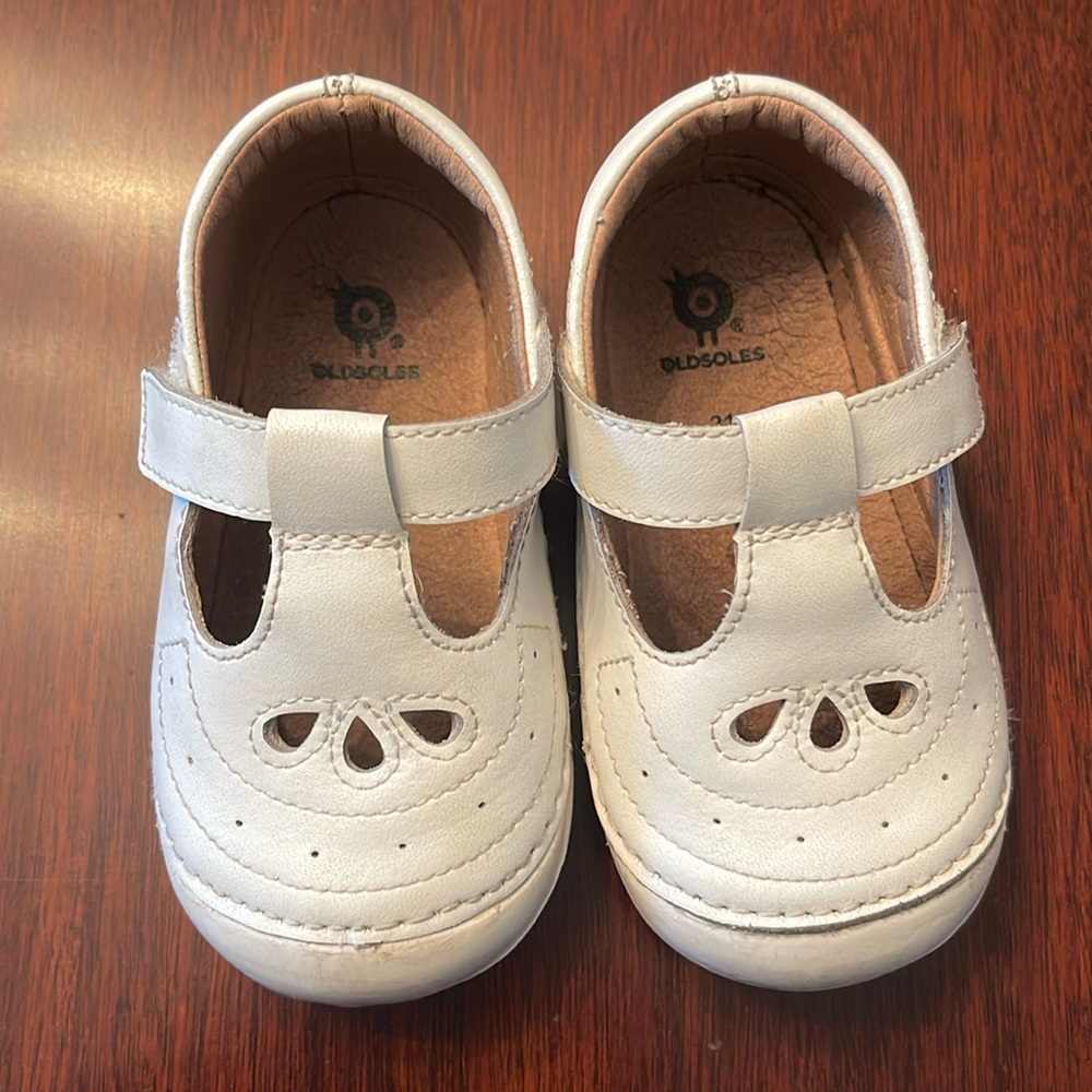 Oldsoles white little girl, Mary Jane’s